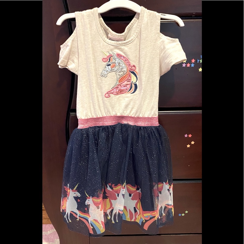 Girl’s cold shoulder unicorn dress. Size 6